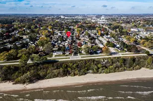 835 Summit St, Manitowoc, WI 54220 - Photo 32