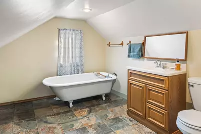 835  Summit St, Manitowoc, WI 54220 - Photo 18