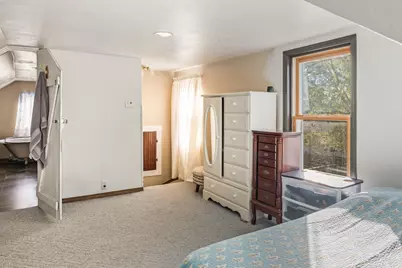 835  Summit St, Manitowoc, WI 54220 - Photo 16