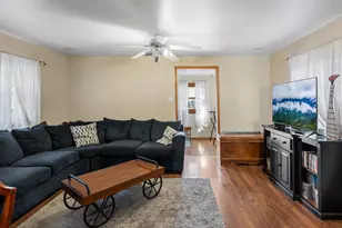 835 Summit St, Manitowoc, WI 54220 - Photo 6