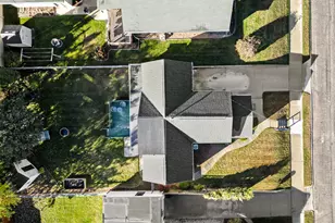 835 Summit St, Manitowoc, WI 54220 - Photo 28