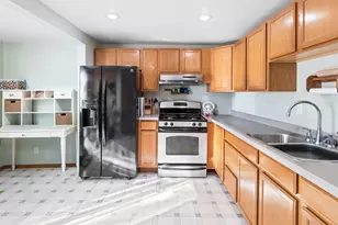 835 Summit St, Manitowoc, WI 54220 - Photo 12