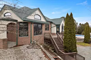 7767 S Cambridge Ct, Franklin, WI 53132 - Photo 12