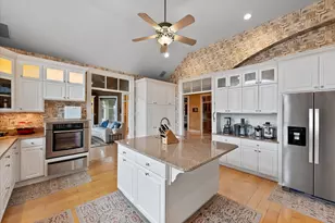 7767 S Cambridge Ct, Franklin, WI 53132 - Photo 16