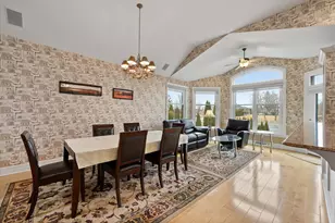 7767 S Cambridge Ct, Franklin, WI 53132 - Photo 20