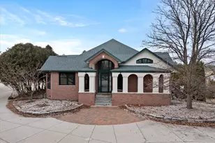 7767 S Cambridge Ct, Franklin, WI 53132 - Photo 2