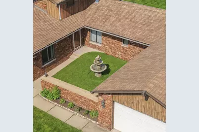 9  Sandalwood Ct, Racine, WI 53402 - Photo 6