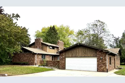 9  Sandalwood Ct, Racine, WI 53402 - Photo 2