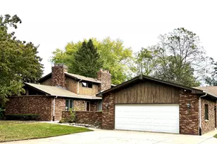 9 Sandalwood Ct, Racine, WI 53402 - Photo 2