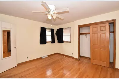4935 N 88th St, Milwaukee, WI 53225 - Photo 8