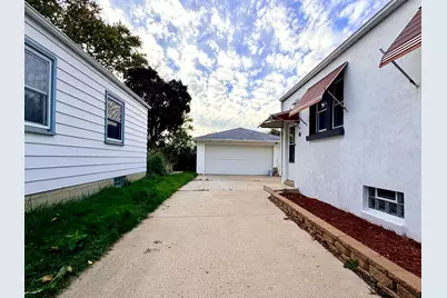 2017 S 97th St, West Allis, WI 53227 - Photo 24