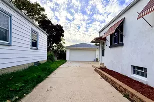 2017 S 97th St, West Allis, WI 53227 - Photo 24