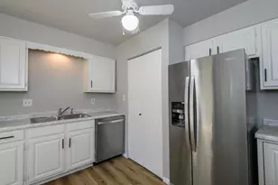 1891 Parknoll Ln, Port Washington, WI 53074 - Photo 8