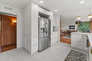 6465 N Santa Monica Blvd, Fox Point, WI 53217 - Photo 28