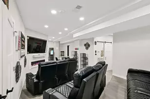 7690 W Preserve Parkway, Mequon, WI 53097 - Photo 38