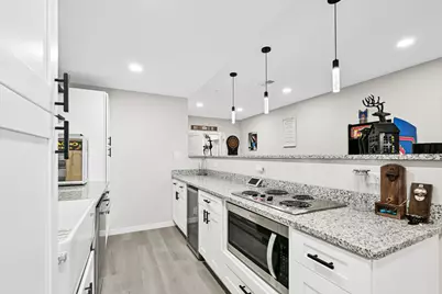 7690 W Preserve Pkwy, Mequon, WI 53097 - Photo 34