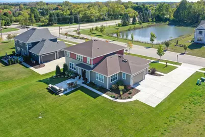 7690 W Preserve Pkwy, Mequon, WI 53097 - Photo 2