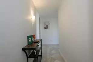 929 N Astor St, Milwaukee, WI 53202 - Photo 26