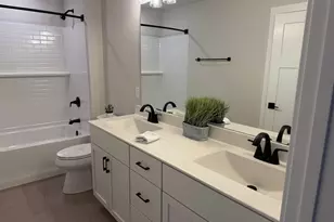 N50W19615 Tamarind Wy, Menomonee Falls, WI 53051 - Photo 12