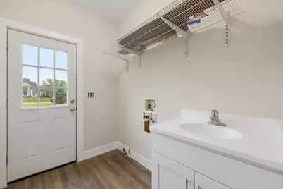 788  Black Squirrel Ct, Richfield, WI 53033 - Photo 16