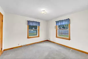 1040 Lincoln Dr, West Bend, WI 53095 - Photo 8