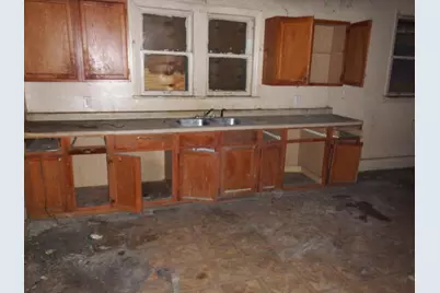 2364 N 21st St, Milwaukee, WI 53206 - Photo 8