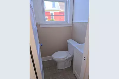 945 N Memorial Dr, Racine, WI 53404 - Photo 6