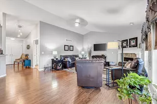 1203 Woodbury Common, Waukesha, WI 53189 - Photo 12