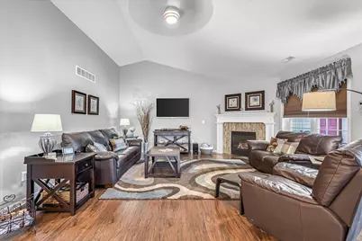 1203  Woodbury Cmn #D, Waukesha, WI 53189 - Photo 28