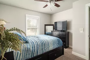 450 Coronado Cir, Onalaska, WI 54650 - Photo 12