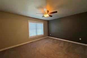 450 Coronado Cir, Onalaska, WI 54650 - Photo 8