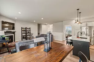 N55W20134 Magnolia Ln, Menomonee Falls, WI 53051 - Photo 16