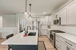 N55W20134 Magnolia Ln, Menomonee Falls, WI 53051 - Photo 14