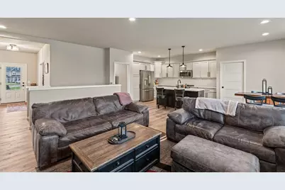 N55W20134  Magnolia Ln, Menomonee Falls, WI 53051 - Photo 4