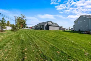 N55W20134 Magnolia Ln, Menomonee Falls, WI 53051 - Photo 34