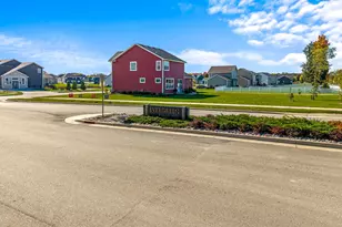 N55W20134 Magnolia Ln, Menomonee Falls, WI 53051 - Photo 38