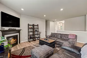 N55W20134 Magnolia Ln, Menomonee Falls, WI 53051 - Photo 18