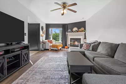 3482 W Sycamore St, Franklin, WI 53132 - Photo 10