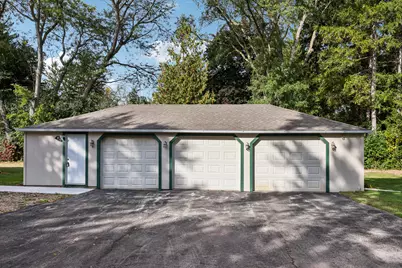 10216 N Baehr Rd, Mequon, WI 53092 - Photo 22