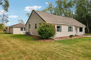 10216 N Baehr Rd, Mequon, WI 53092 - Photo 2
