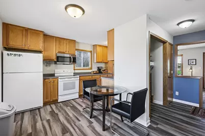 10216 N Baehr Rd, Mequon, WI 53092 - Photo 6