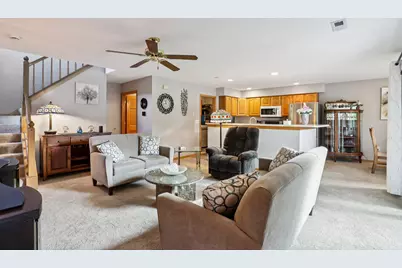 2264  Circle Ridge Rd #E, Delafield, WI 53018 - Photo 6