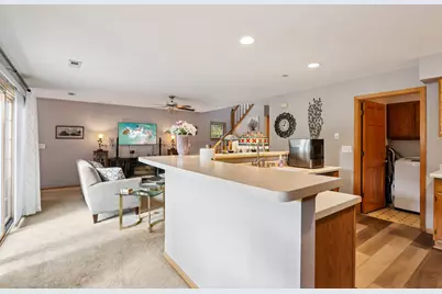 2264  Circle Ridge Rd #E, Delafield, WI 53018 - Photo 12