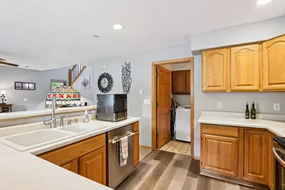 2264  Circle Ridge Rd #E, Delafield, WI 53018 - Photo 14