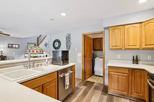 2264 Circle Ridge Rd, Delafield, WI 53018 - Photo 14