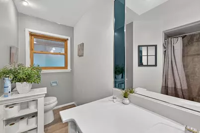 2139 E Leroy Ave, Saint Francis, WI 53235 - Photo 18