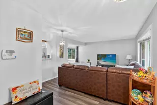 2139 E Leroy Ave, Saint Francis, WI 53235 - Photo 8