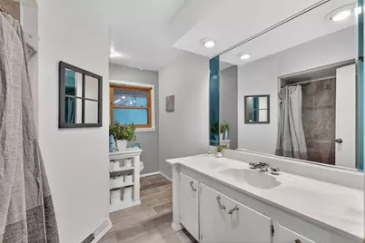 2139 E Leroy Ave, Saint Francis, WI 53235 - Photo 16