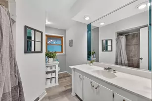 2139 E Leroy Ave, Saint Francis, WI 53235 - Photo 16