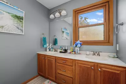 939  Sunset Pl, Onalaska, WI 54650 - Photo 16